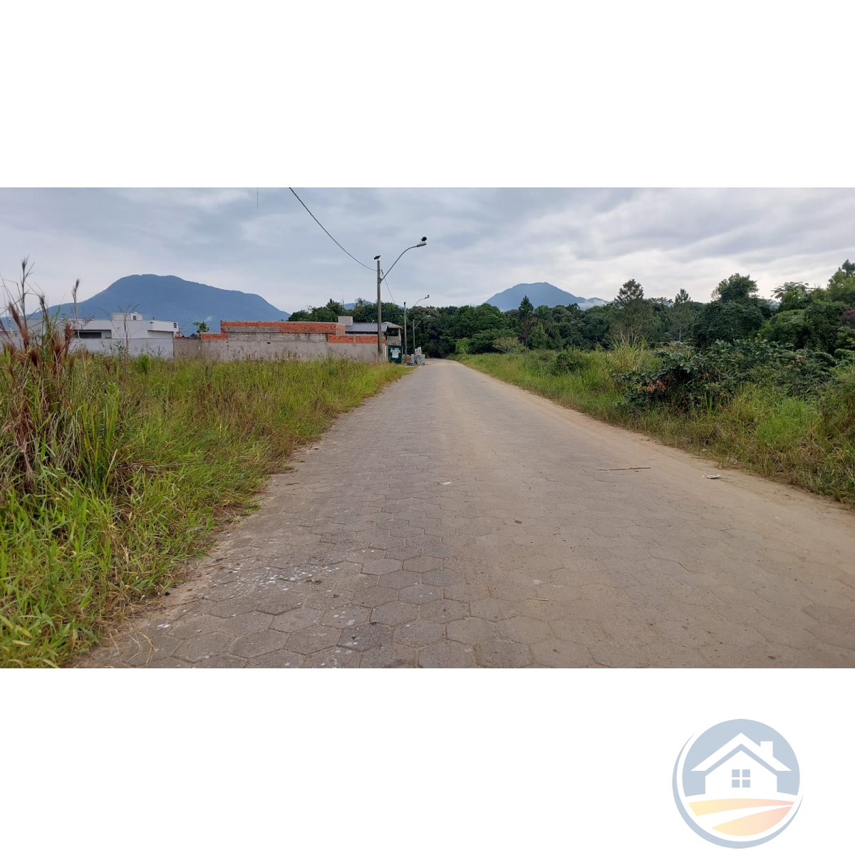 Terreno no bairro Flora Rica II, Lado Linha